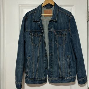 Men’s Levi’s denim jacket